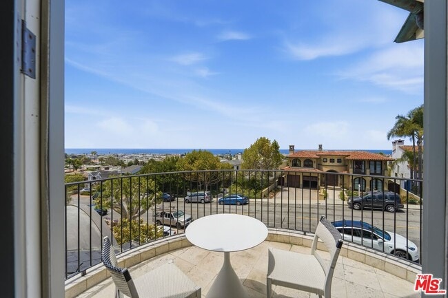 Photo - 108 S Poinsettia Ave