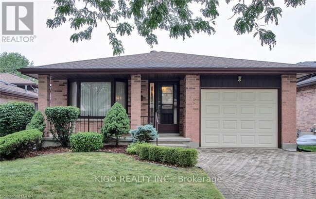 Photo - 15 Wyndham Crescent