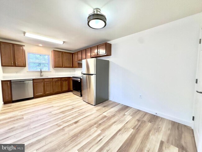 Photo - 28 Sequoia Dr Unit 28