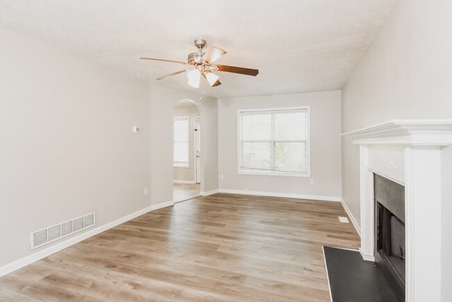 Photo - 2580 Candler Way