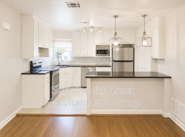 Photo - 4713 N Harvey Pkwy