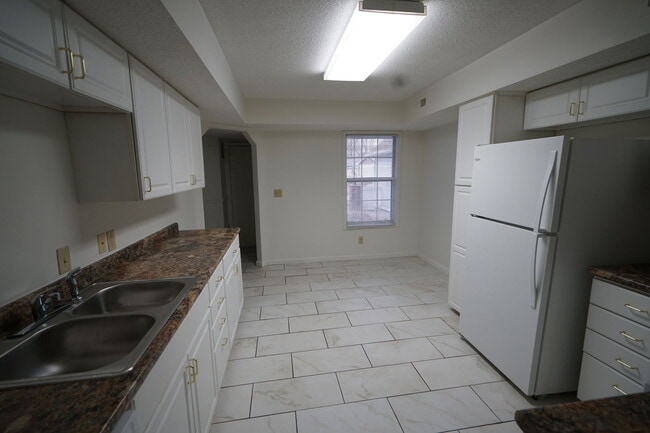 Photo - 2501 Crestline Ct