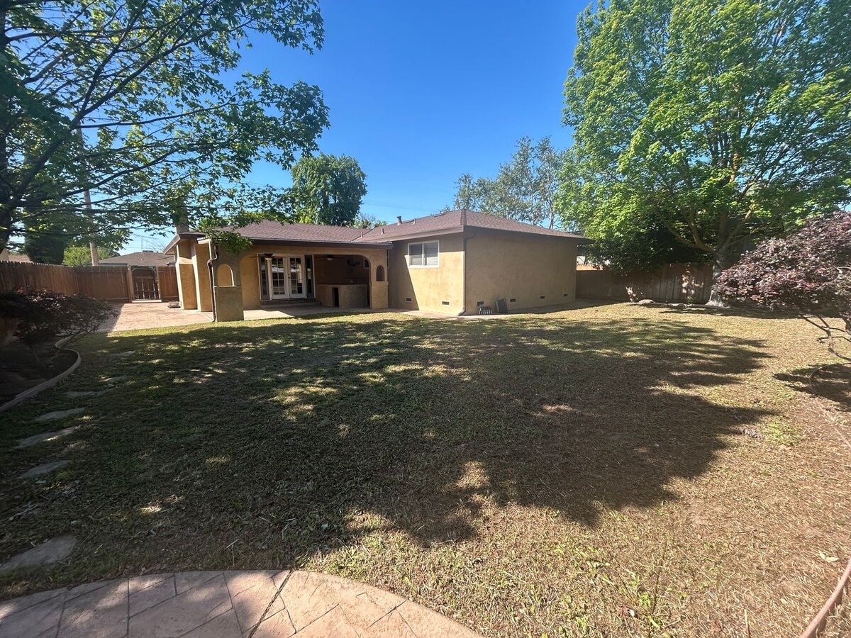 Photo - 1329 Schulenberg Ave