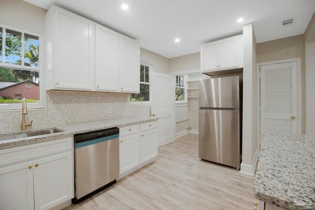 Photo - 1322 Wisteria Ave