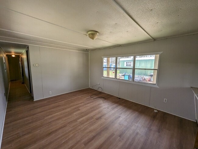 Photo - 2 Bedroom/1 Bathroom Trailer in Batesville Unidad 1295 Edith