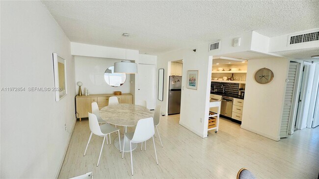 Photo - 1775 Washington Ave Unit 11F