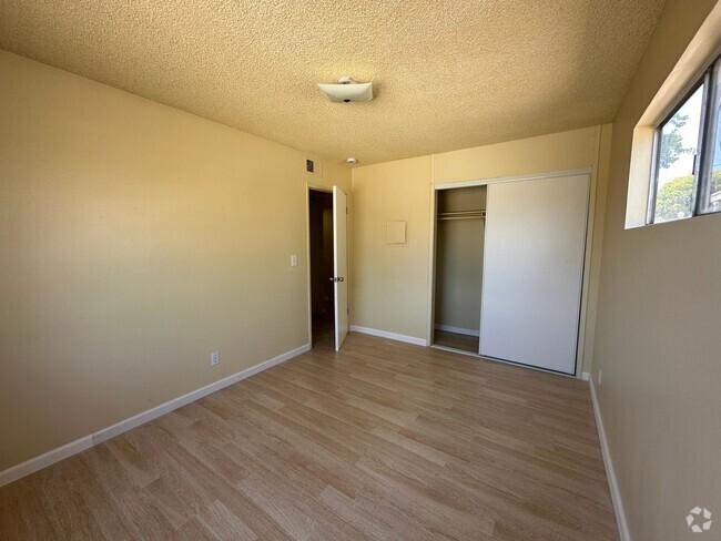 Building Photo - 1423 Edgewood Dr Unit A Rental