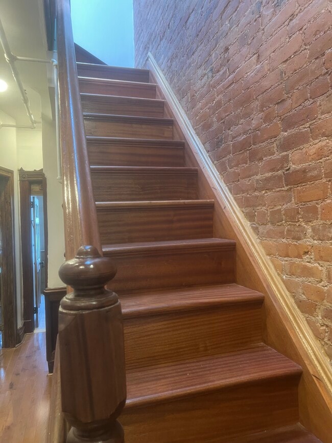 367 W 123rd St