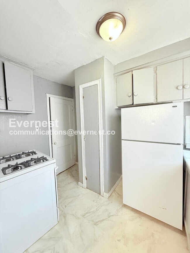 Photo - 12131 Schaefer Hwy