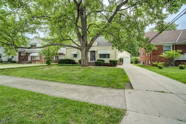 Building Photo - 1343 Victory Dr