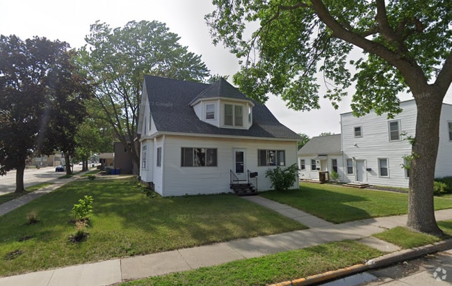 Building Photo - 404 N Elm Ave Rental