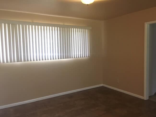 Photo - 3/2/2 Fenced yard Pet FRIENDLY