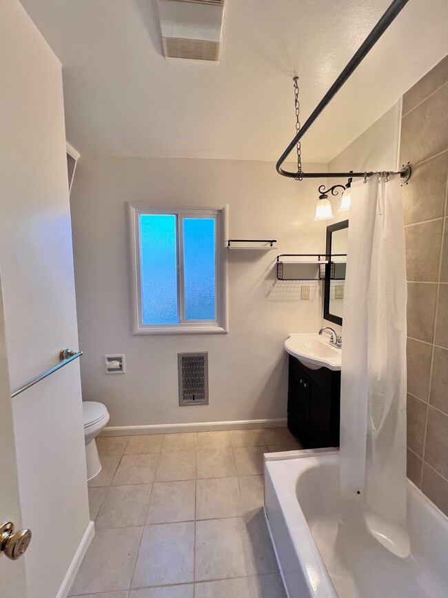 Photo - 15098 Edgemoor St