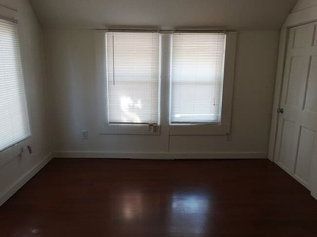 Photo - 1000 18th Ave SE Unit 2