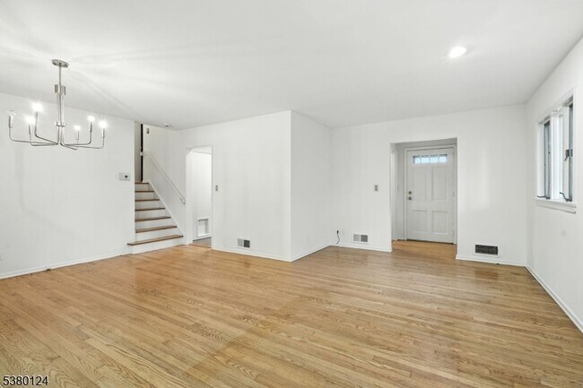 Photo - 121 Squire Hill Rd