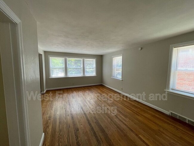 Photo - 7215 Amherst Ave