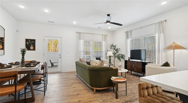 Photo - 661 Buxton Drive