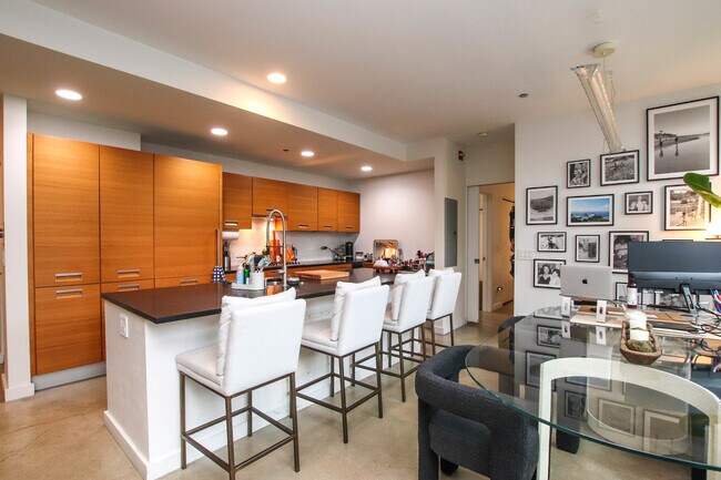 Photo - 156 W Superior St Unit 302