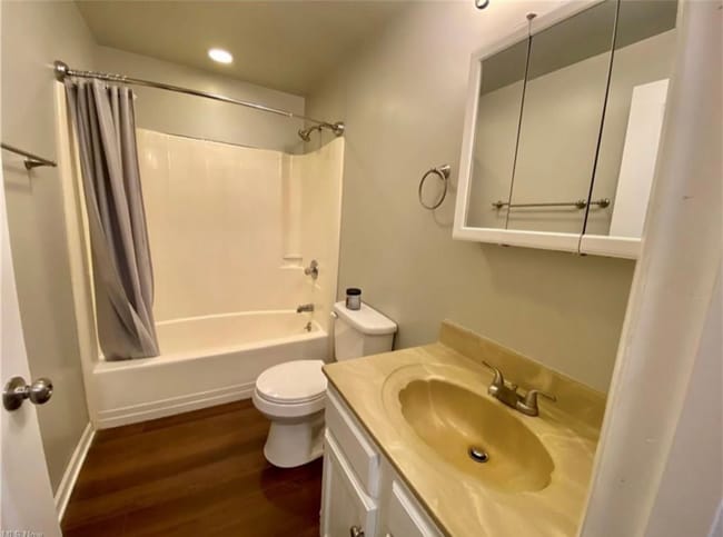 Photo - 217 N Huron St Unidad 2