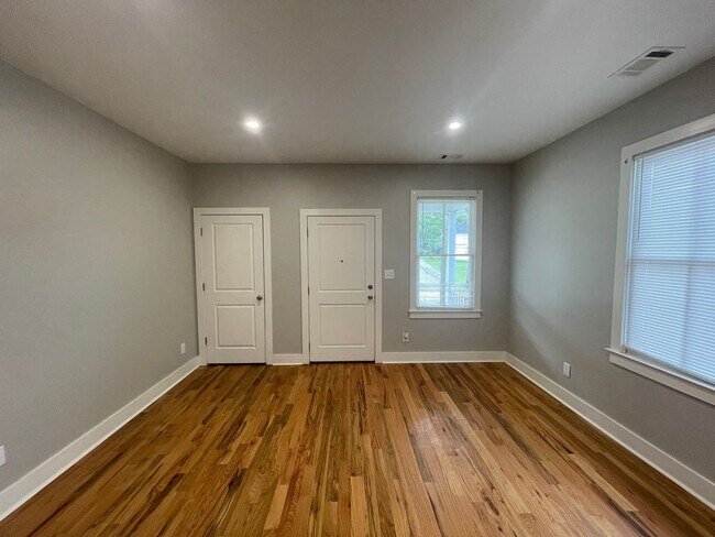 Photo - Charming One Bedroom Unit - Section 8 Only! Unit 1