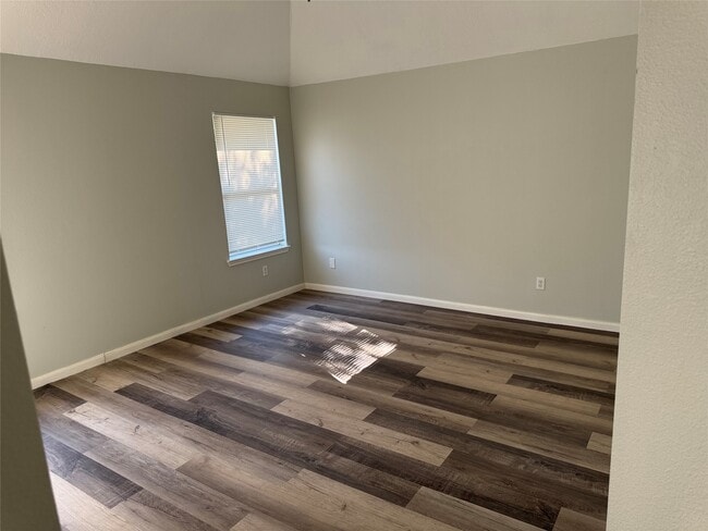 Photo - 18131 Beaverdell Dr