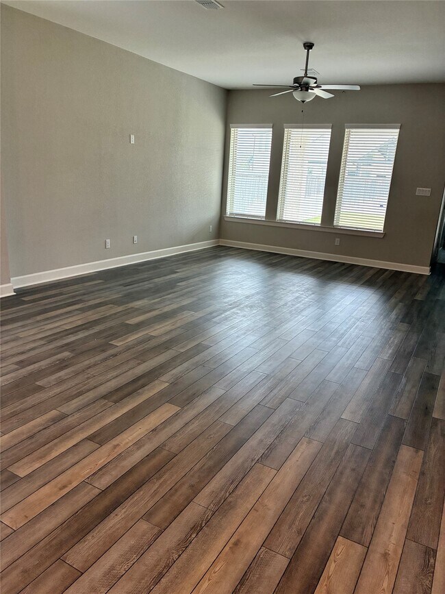 Building Photo - 15218 Cortines Ct