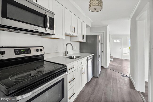 Photo - 30 N Athol Ave