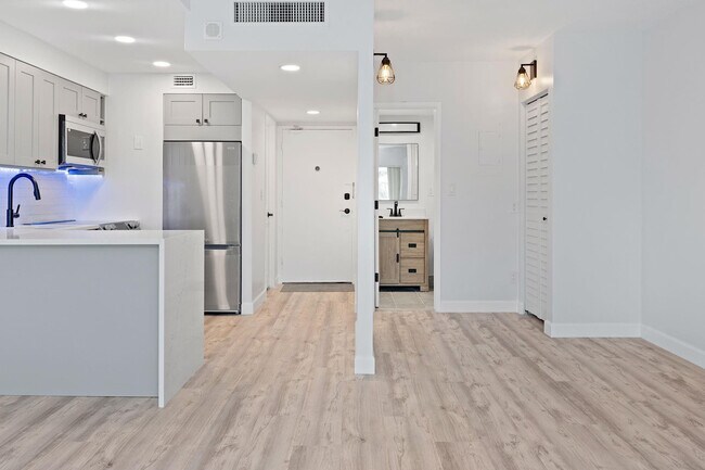 Photo - 2900 NE 30th St Unidad 5D