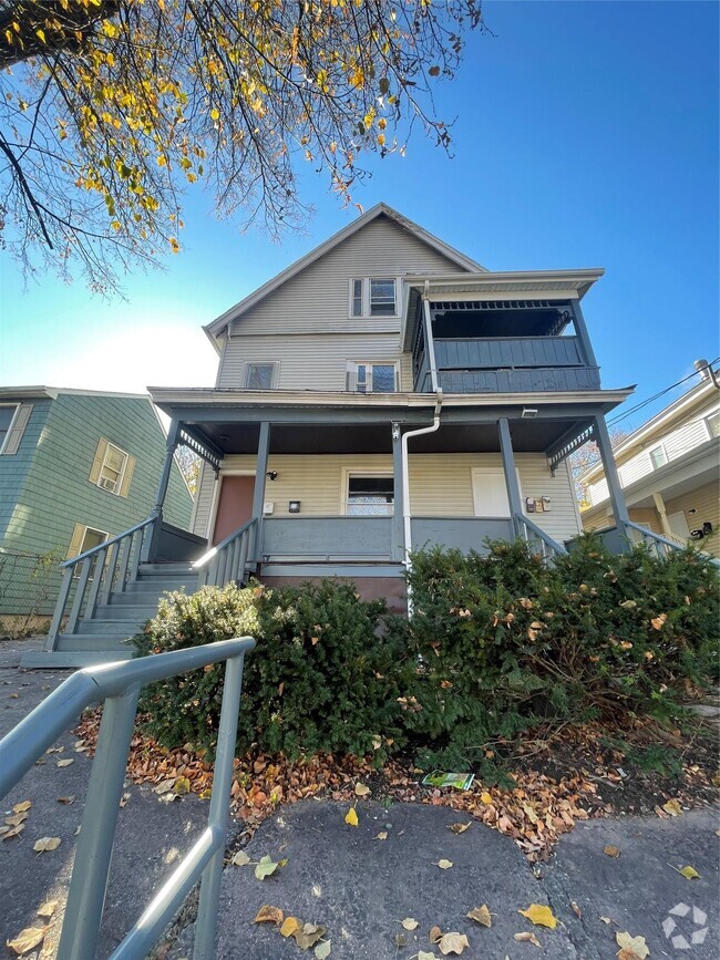 Building Photo - 31 Elmer St Rental