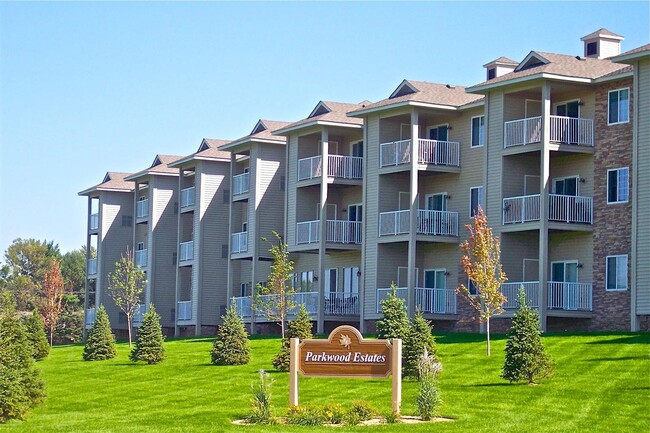 Building Photo - Parkwood Estates Rental