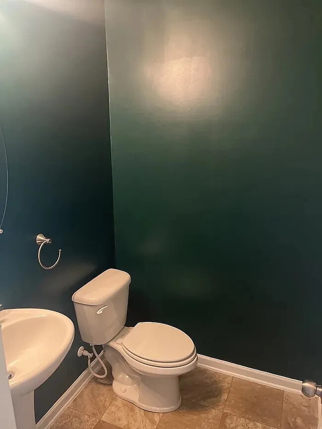 Photo - 4 Bedrooms 2.5 Bathrooms