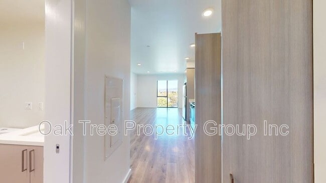 Building Photo - 532 Union St