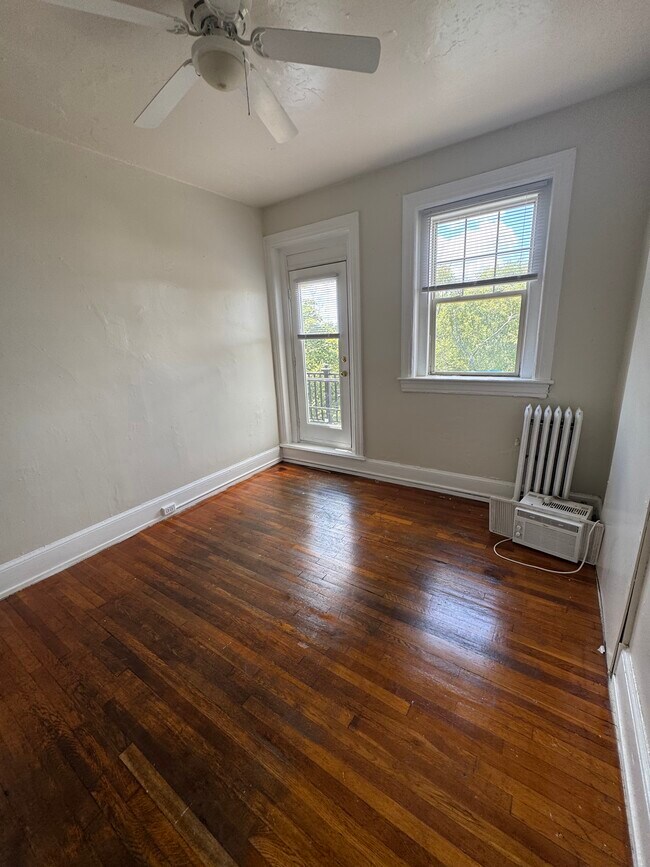 Middle Bedroom, 3BR