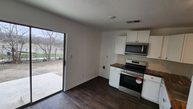 Photo - Charming 3bd, 2 ba Home for Rent in Arroya Vista Subdivision