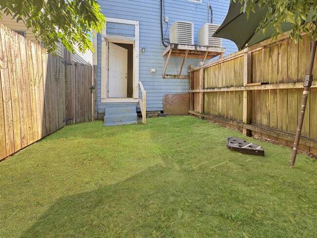 Photo - 2606 Third St