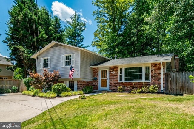 Building Photo - 8236 Governors Ct
