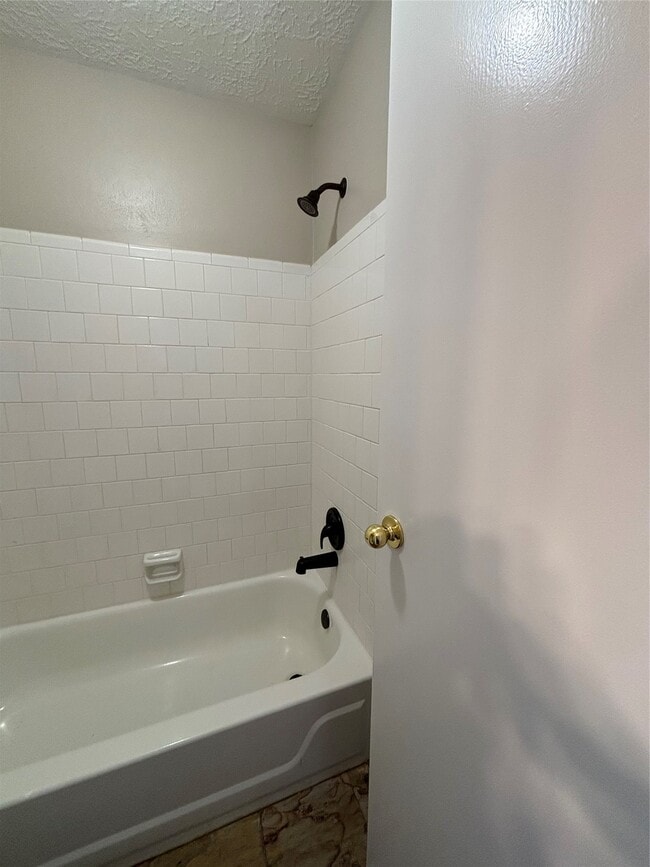 Building Photo - 12755 Mill Ridge Dr Unit 309