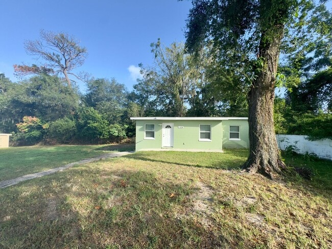 Building Photo - Cozy Two Bedroom, One Bath Single Family H...