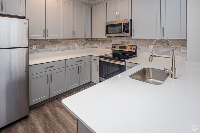 1BR, 1BA - 849SF Upper Floor - 61Ninety West