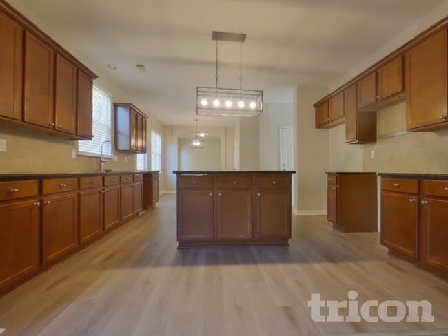 Photo - 808 Wade Farm Dr