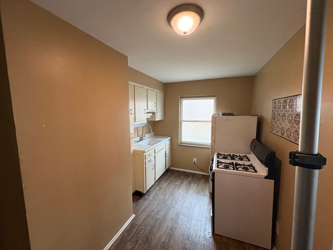 Photo - 14 W Victory Dr Unit B