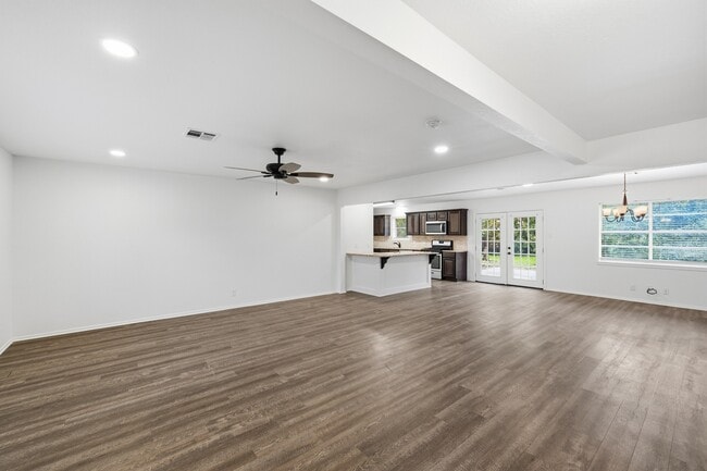 Photo - 917 Susan St