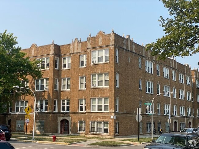 Building Photo - 2140 N Kildare Ave Unit 3 Rental