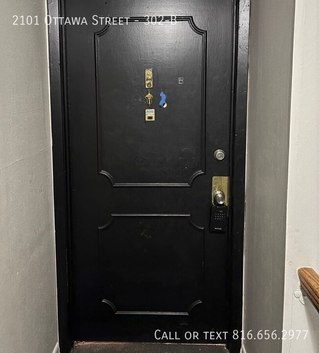 Building Photo - 2101 Ottawa St Unit 302-B