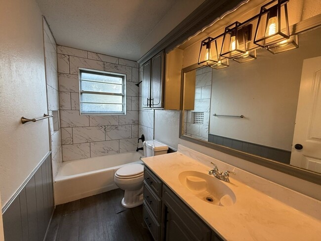 Photo - 4320 Suntane Cir