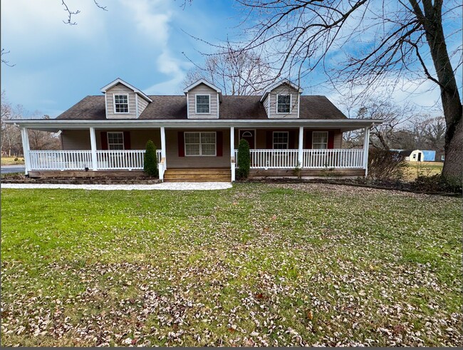 Building Photo - Beautiful 3 BR/2 BA Single-Family Home in Severn!