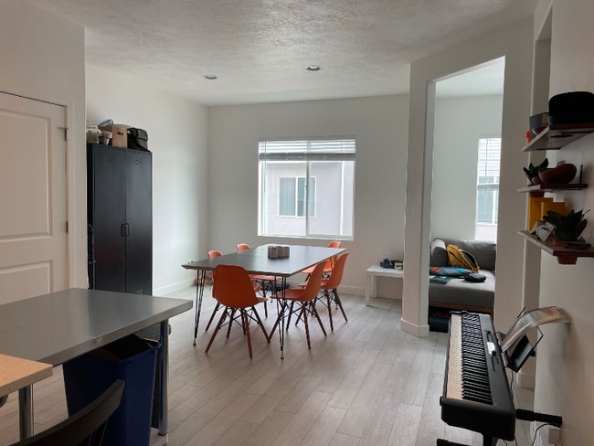 Building Photo - 15176 S Wild Horse Wy Rental