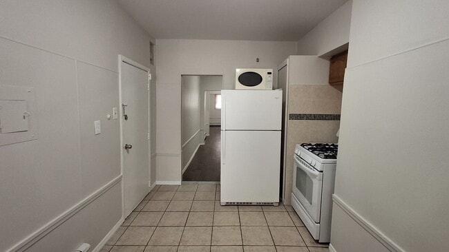 Building Photo - 404 Madison St Unit 1L