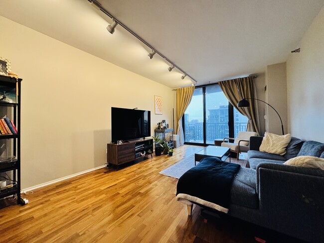 Photo - 330 N Jefferson St Unit 1907