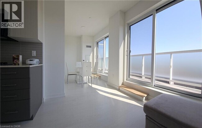 Photo - 415 Main St W Unit 701